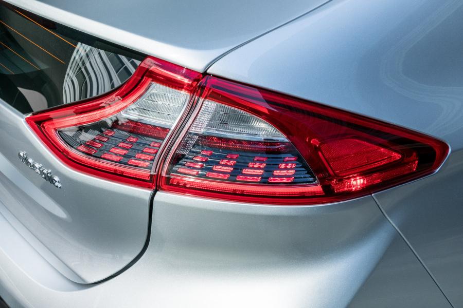 Детали экстерьера Hyundai IONIQ electric (AE) 2016 года  (NA) (фото 38 из 41)